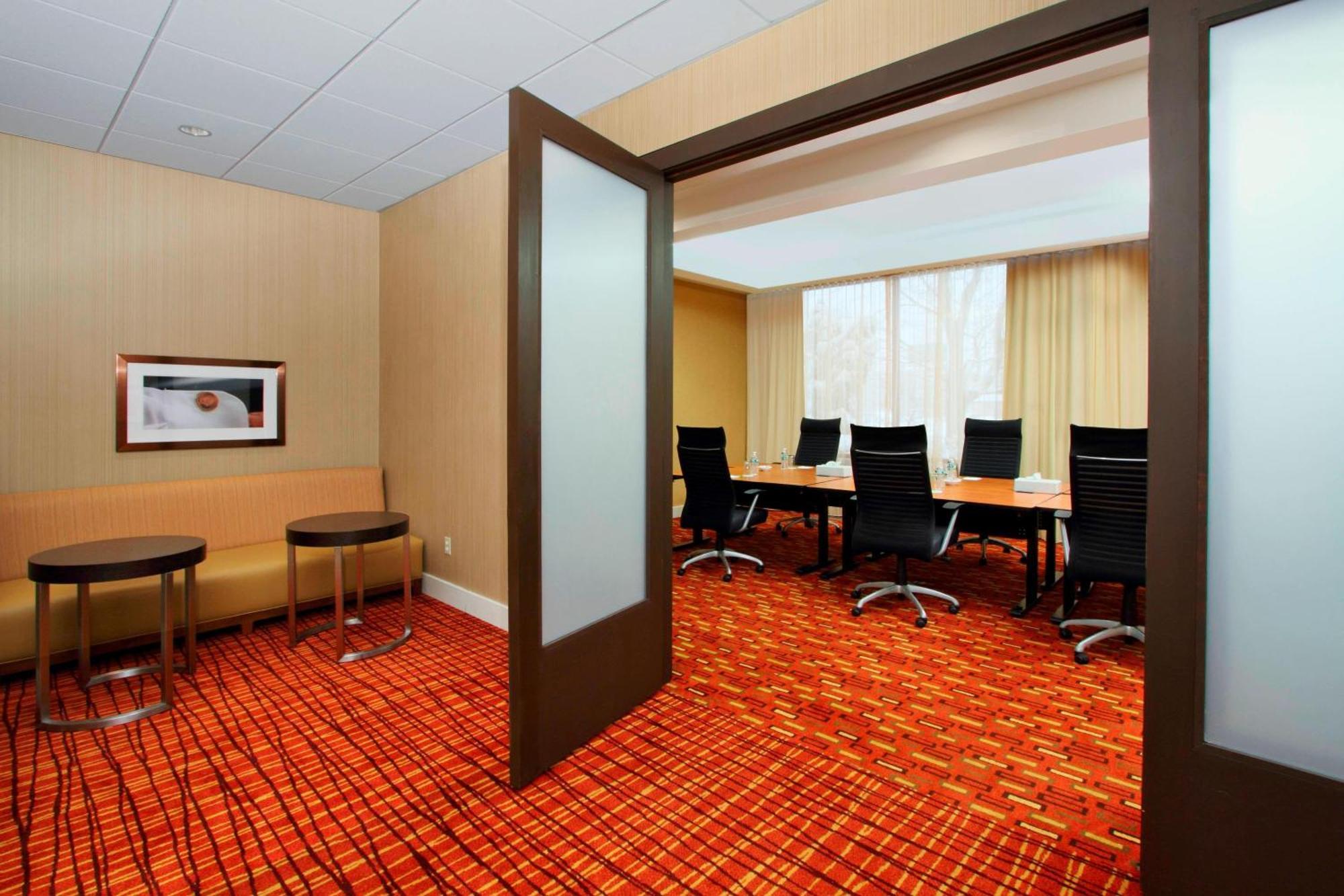 Courtyard By Marriott Lyndhurst/Meadowlands Bagian luar foto