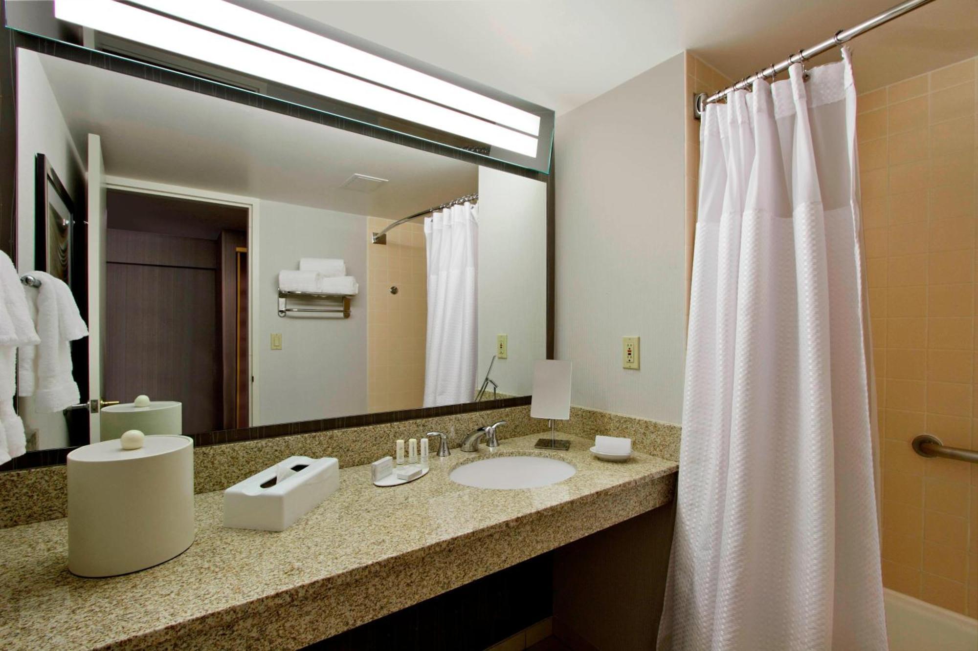 Courtyard By Marriott Lyndhurst/Meadowlands Bagian luar foto